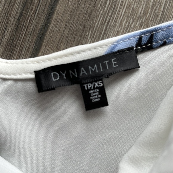 DYNAMITE | Blue Floral Blouse - Picture 2 of 4